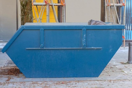 Le tri et la collecte des d&eacute;chets industriels s'organisent selon des r&egrave;gles pr&eacute;cises pr&egrave;s de Lons-le-Saunier